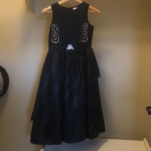 This Disney cinderella dress has only been worn once. In very good condition.